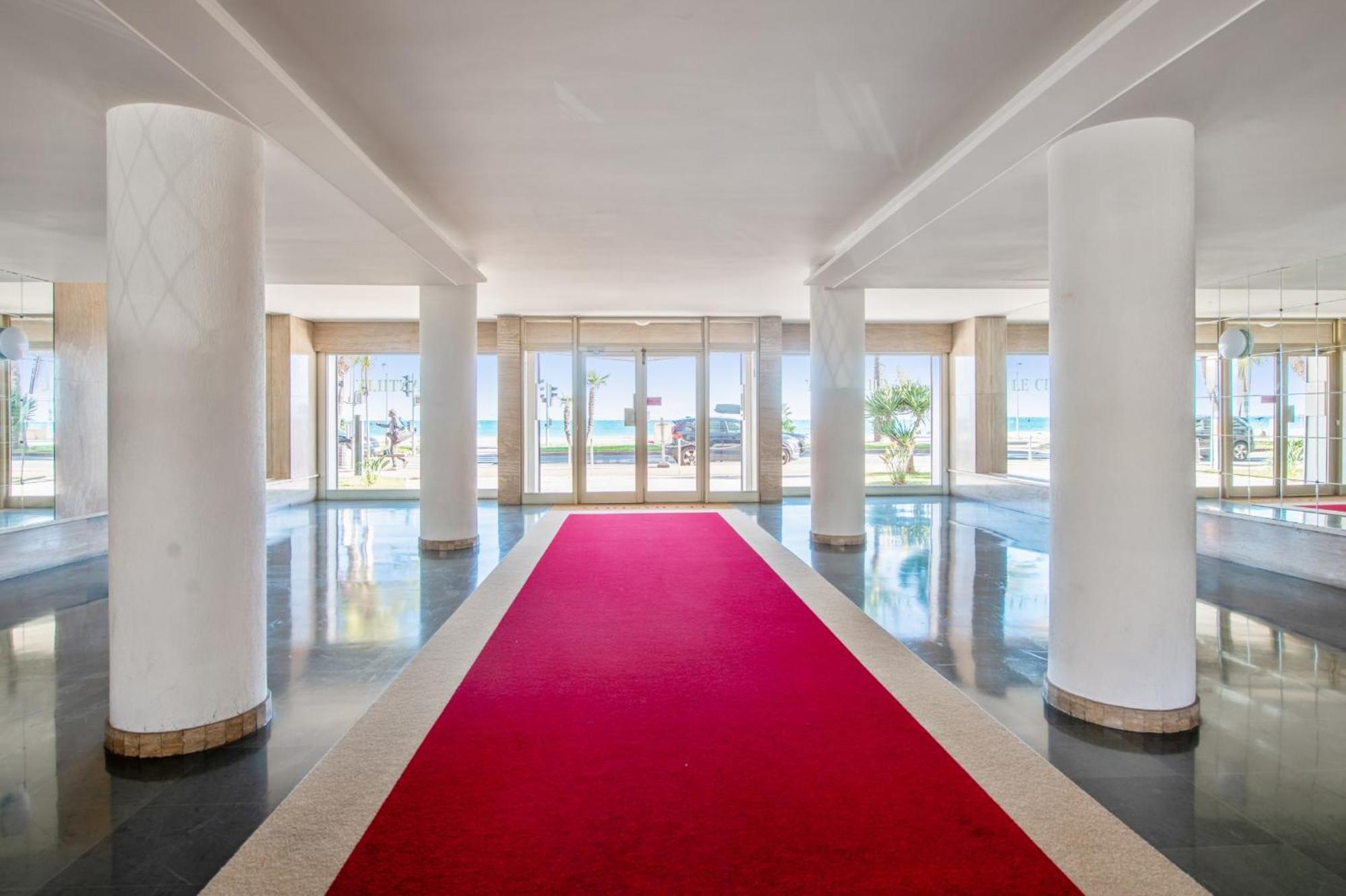 Апартаменты Le Balcon Sur La Baie - Welkeys Кань-сюр-Мер Экстерьер фото