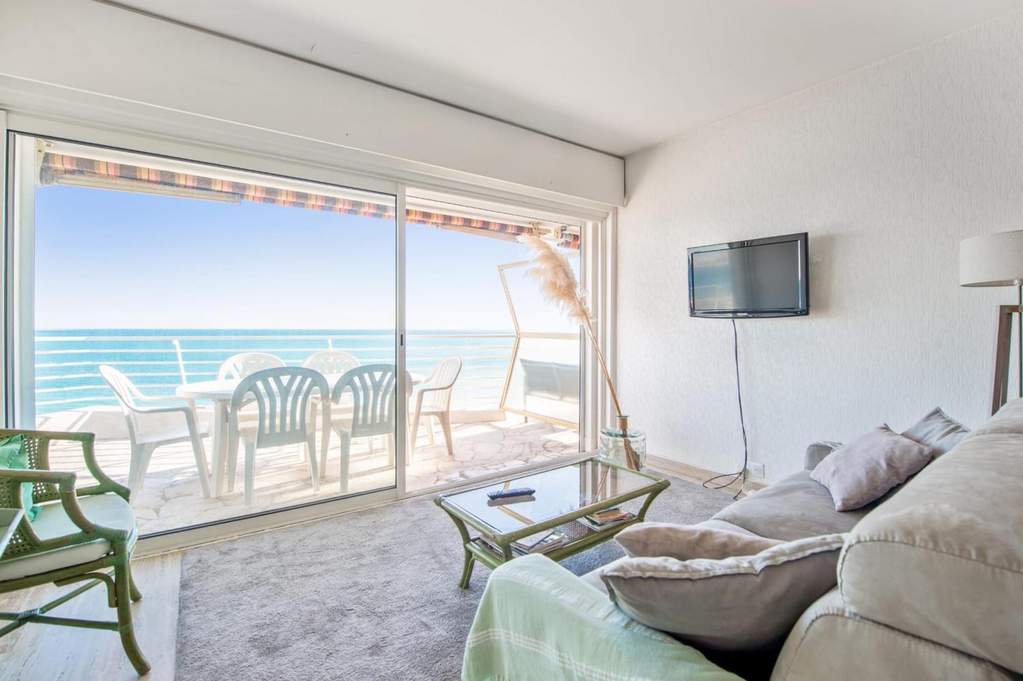Апартаменты Le Balcon Sur La Baie - Welkeys Кань-сюр-Мер Экстерьер фото